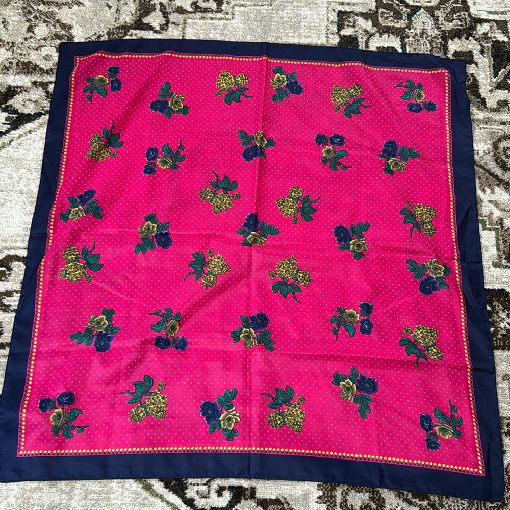 Beautiful Italian floral scarf - Picture 1 of 3